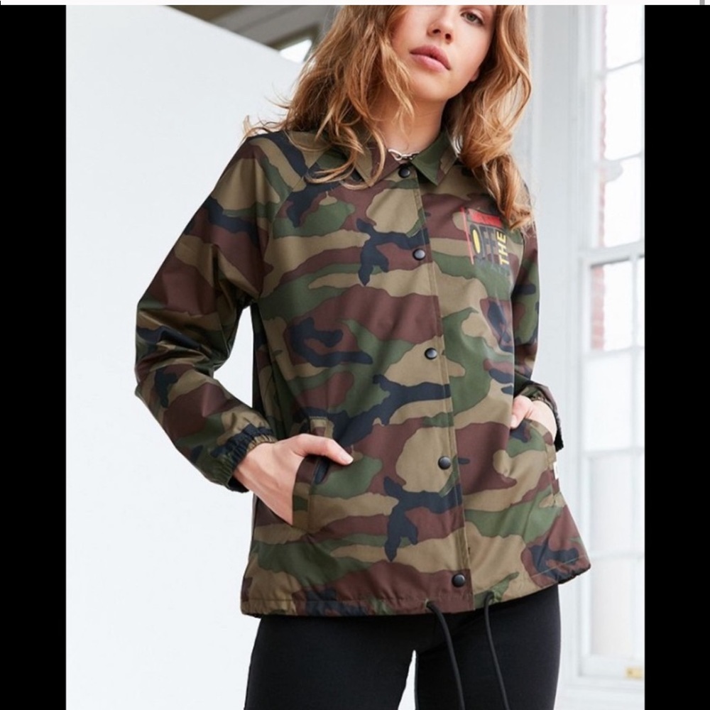 VANS Off The Wall UO Camo Coach Jacket XS